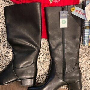 Universal Thread Women’s Wide Width Rhi Boots with Memory Foam Insole – New